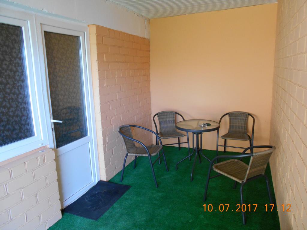 Lastochka Hotel Zaliznyy Port Exterior foto